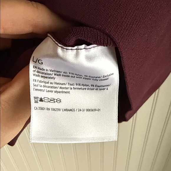 Lululemon Ribbed-Knit Mini Skirt Garnet - Picture 8 of 8